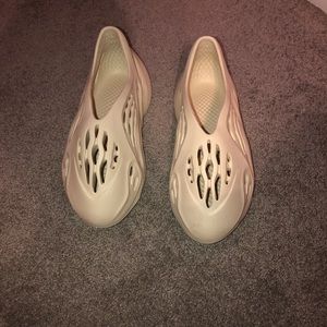 yeezy foam runners